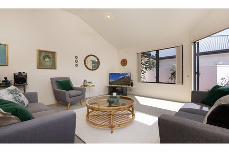 Photo of property in 480b Devonport Road, Tauranga South, Tauranga, 3112