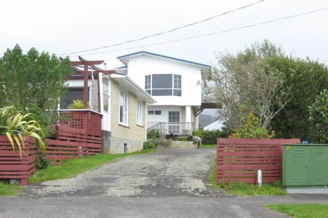 Photo of property in 44 Jans Terrace, Oakura, 4314