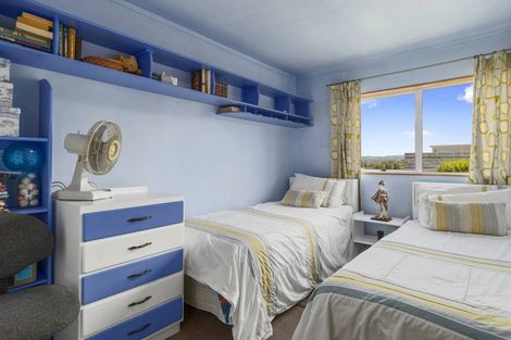 Photo of property in 84 Omokoroa Road, Omokoroa, 3114