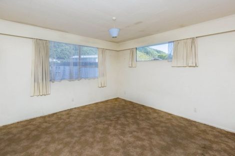 Photo of property in 23 Harvard Grove, Totara Park, Upper Hutt, 5018