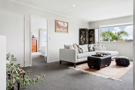 Photo of property in 13 Rangi Avenue, Schnapper Rock, Auckland, 0632