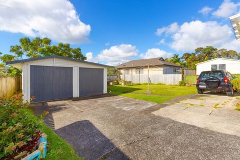 Photo of property in 15 Huia Road, Point Chevalier, Auckland, 1022