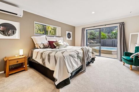 Photo of property in 13 Berkshire Terrace, Massey, Auckland, 0614