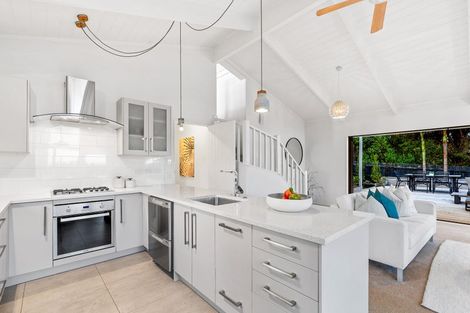 Photo of property in 2/331 Beach Road, Campbells Bay, Auckland, 0630