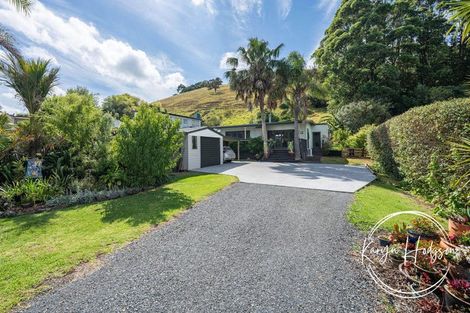 Photo of property in 10 Regent Street, Whakapirau, Maungaturoto, 0583