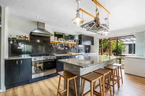 Photo of property in 1/1 Sharon Road, Waiake, Auckland, 0630