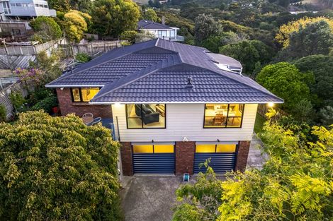 Photo of property in 12 Exploration Way, Whitby, Porirua, 5024