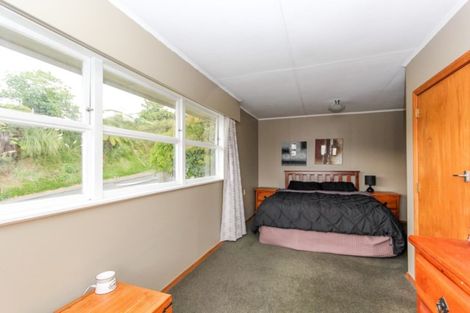 Photo of property in 32 Clawton Street, Westown, New Plymouth, 4310