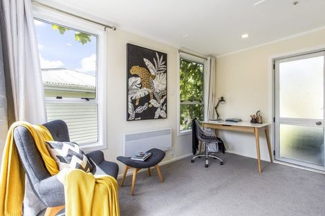 Photo of property in 25 Makiri Street, Helensville, 0800