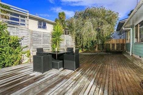 Photo of property in 2/1 Cantina Avenue, Bayview, Auckland, 0629