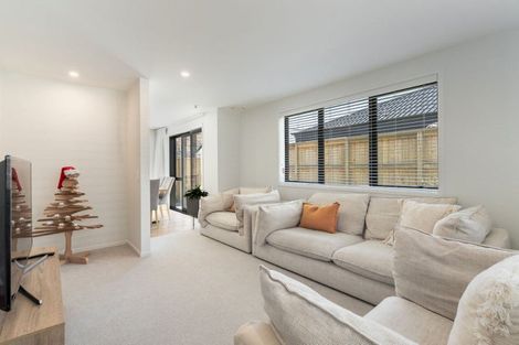 Photo of property in 18 Rushland Road, Jacks Point, 9371