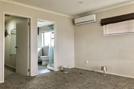 Photo of property in 9 Breon Place, Flat Bush, Auckland, 2016