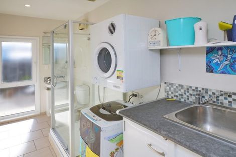 Photo of property in 319 Estuary Road, South New Brighton, Christchurch, 8062