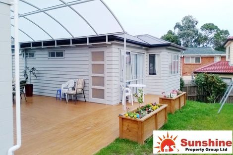 Photo of property in 17a Knightsbridge Drive, Forrest Hill, Auckland, 0620