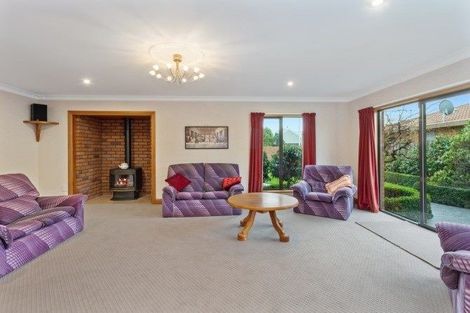 Photo of property in 6 Hinton Place, Rangiora, 7400