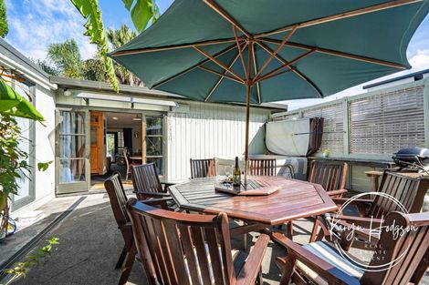 Photo of property in 10 Regent Street, Whakapirau, Maungaturoto, 0583