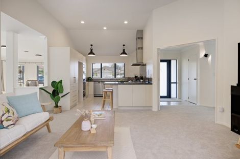 Photo of property in 16 Palm Beach Boulevard, Papamoa Beach, Papamoa, 3118