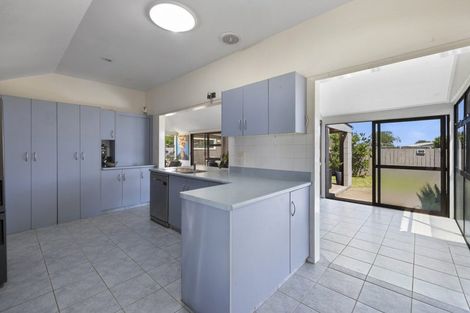 Photo of property in 115 Heta Road, Highlands Park, New Plymouth, 4312
