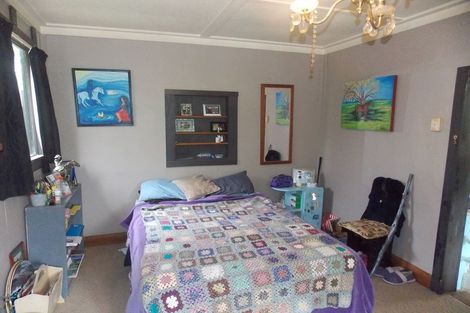 Photo of property in 13 Beach Street, Tangimoana, 4822