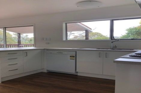 Photo of property in 2/56 Knightsbridge Drive, Forrest Hill, Auckland, 0620