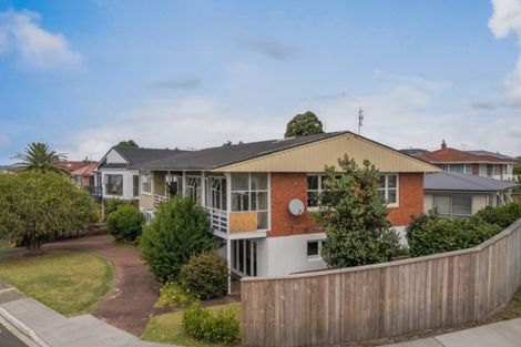 Photo of property in 281 Te Atatu Road, Te Atatu South, Auckland, 0610