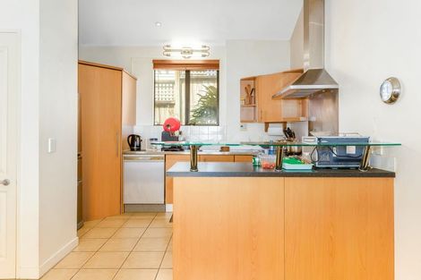 Photo of property in 12 Hall Avenue, Newtown, Wellington, 6021