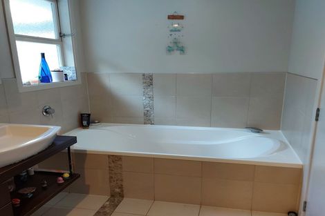 Photo of property in 115 Monarch Avenue, Hillcrest, Auckland, 0627