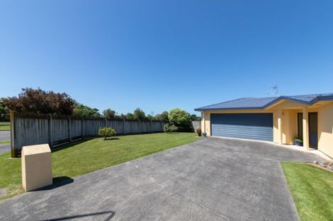 Photo of property in 1 Almond Grove, Feilding, 4702
