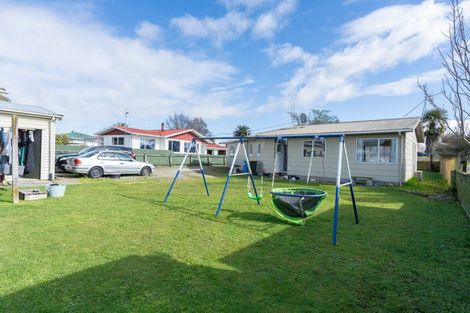 Photo of property in 4 Roslyn Road, Levin, 5510