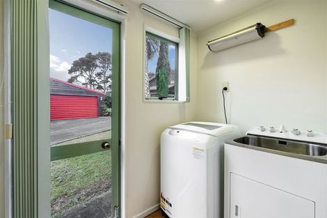 Photo of property in 13 Redfern Lane, Glenfield, Auckland, 0629