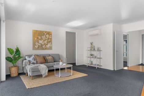 Photo of property in 33 Karoro Road, One Tree Point, 0118