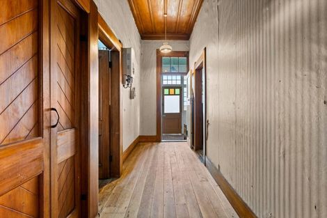 Photo of property in 18 Lee Road, Taradale, Napier, 4112