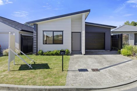 Photo of property in 21 Thornbury Lane, Timberlea, Upper Hutt, 5018