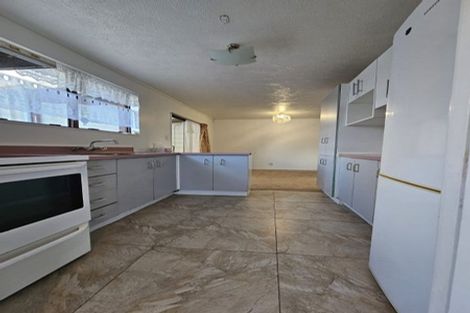 Photo of property in 12 Sheralee Place, Bucklands Beach, Auckland, 2014