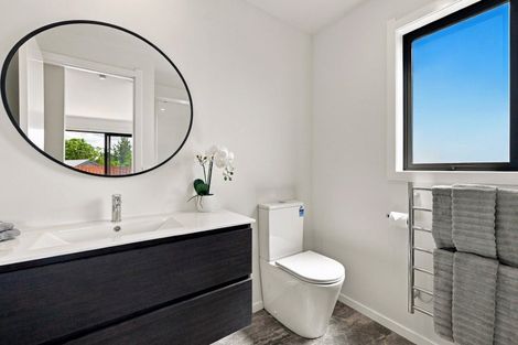 Photo of property in 6 Blackhawk Close, Kinloch, 3377