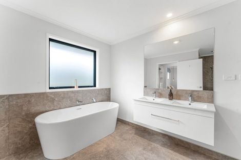 Photo of property in 4 Navy Lane, Papamoa, 3118