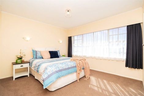 Photo of property in 2 Lachlan Drive, Dinsdale, Hamilton, 3204