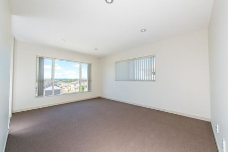 Photo of property in 102 Babich Road North, Ranui, Auckland, 0612