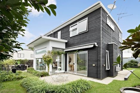 Photo of property in 27a Shackleton Road, Mount Eden, Auckland, 1024