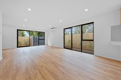 Photo of property in 41 Golf Road, New Lynn, Auckland, 0600
