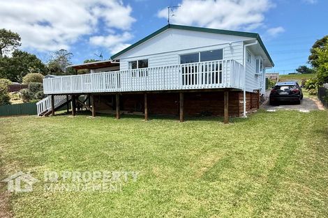 Photo of property in 1/452 Don Buck Road, Massey, Auckland, 0614