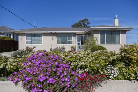 Photo of property in 19 Stuart Street, Holmes Hill, Oamaru, 9401