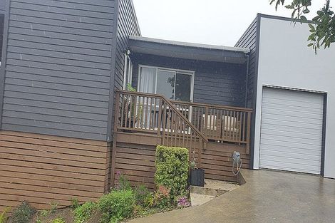 Photo of property in 81a Percy Kinsman Crescent, Riverstone Terraces, Upper Hutt, 5018