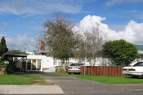 Photo of property in 11 Graham Avenue, Te Atatu Peninsula, Auckland, 0610