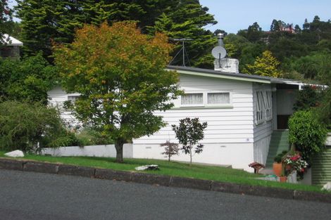 Photo of property in 10 Highland Avenue, Titirangi, Auckland, 0604