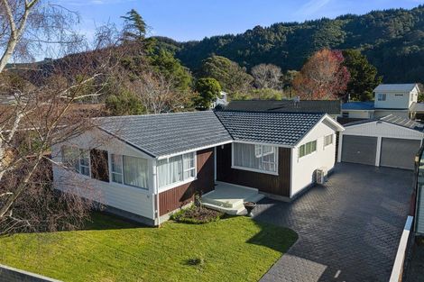 Photo of property in 51 Holdsworth Avenue, Trentham, Upper Hutt, 5018