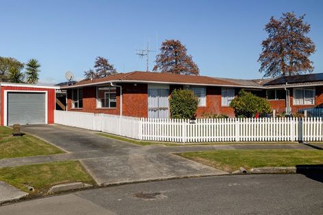 Photo of property in 26 Westmere Place, Takaro, Palmerston North, 4412