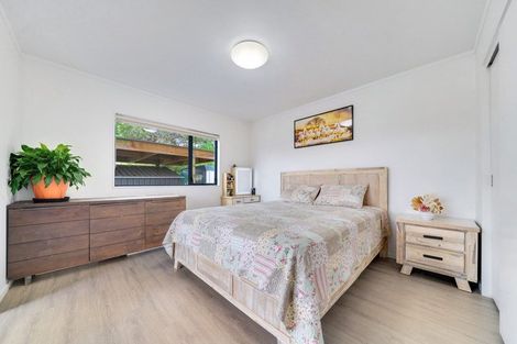 Photo of property in 15a Gossamer Drive, Pakuranga Heights, Auckland, 2010