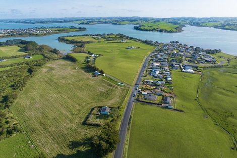 Photo of property in 41 Wharf Road, Clarks Beach, Pukekohe, 2679