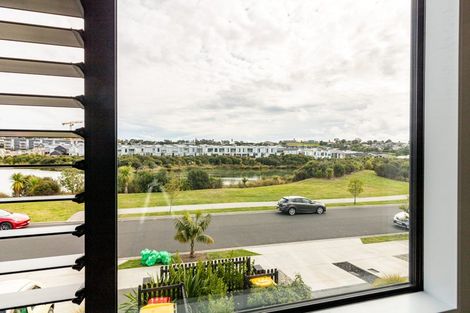 Photo of property in 35 Koura Drive, Red Beach, 0932